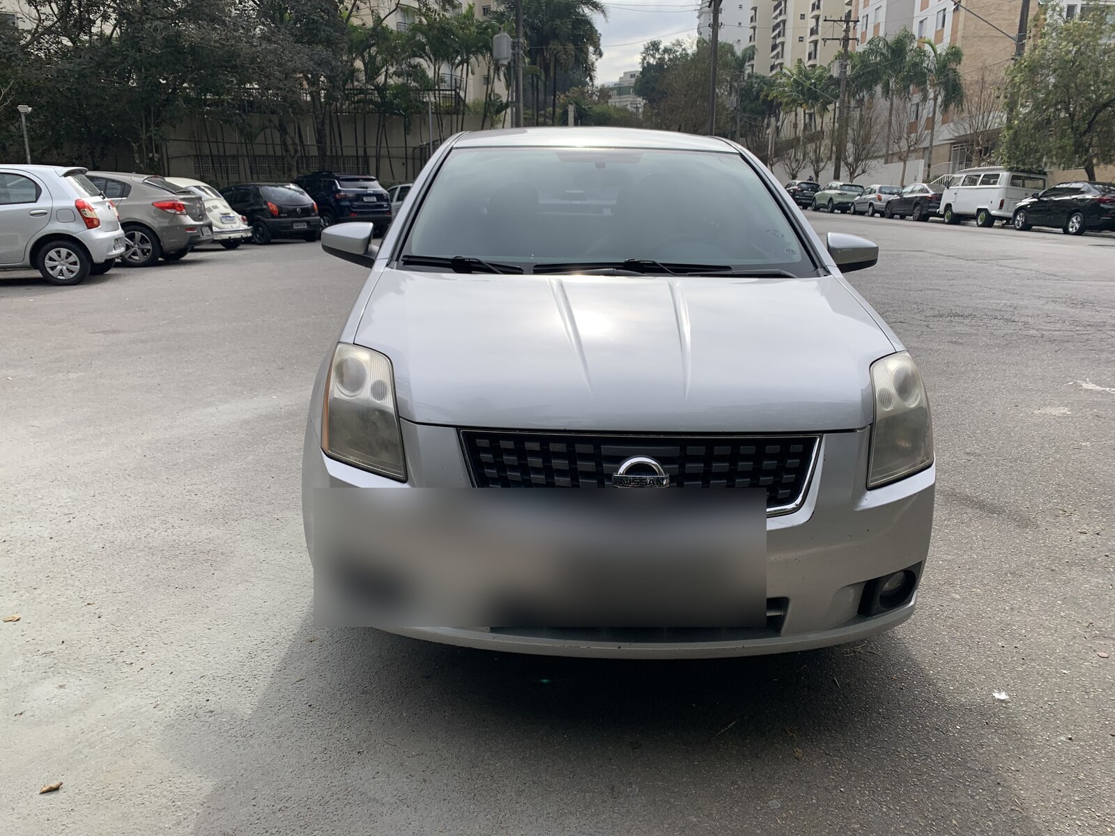 Sentra SL CVT prata, vista frontal
