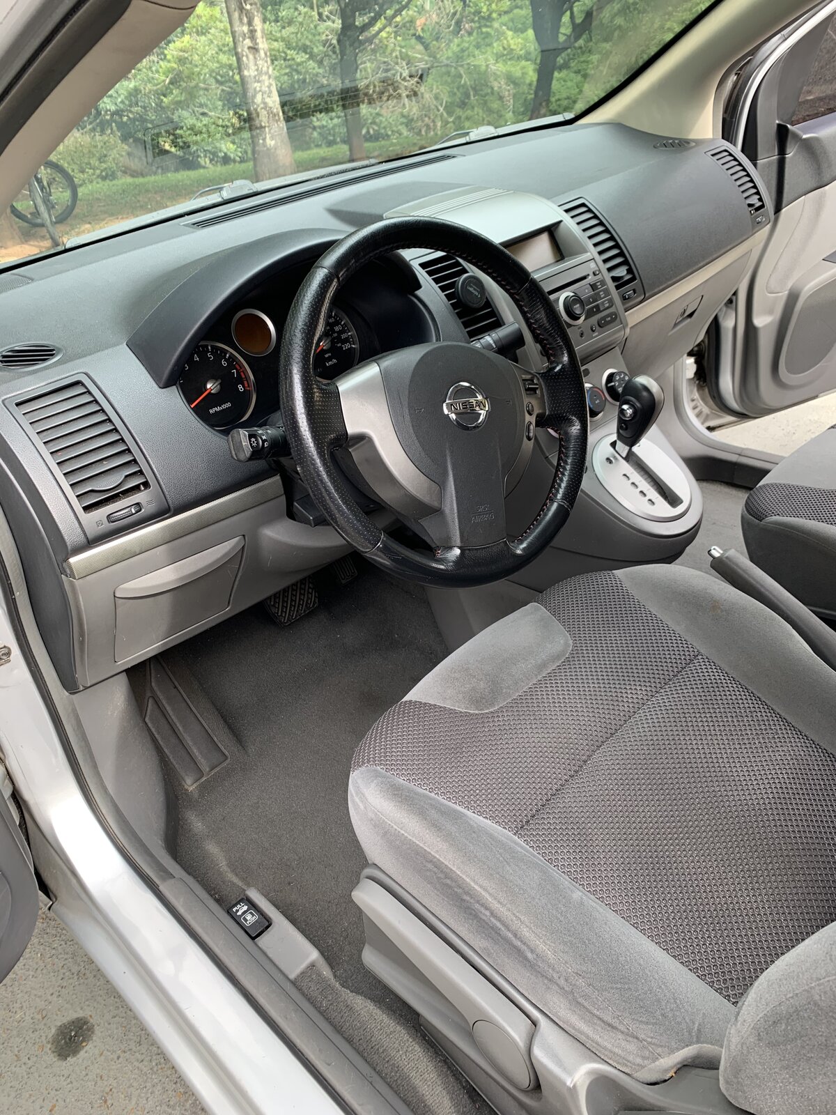 Painel e volante do Sentra