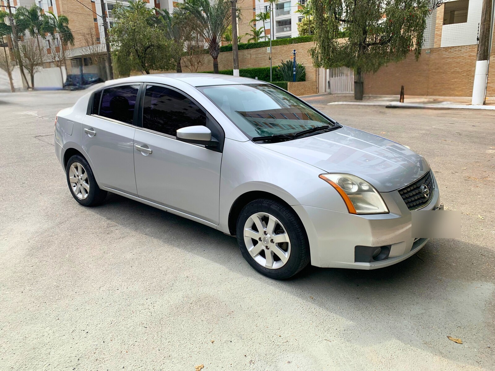 Nissan Sentra SL 2.0 CVT 2008 prata, vista frontal 3/4